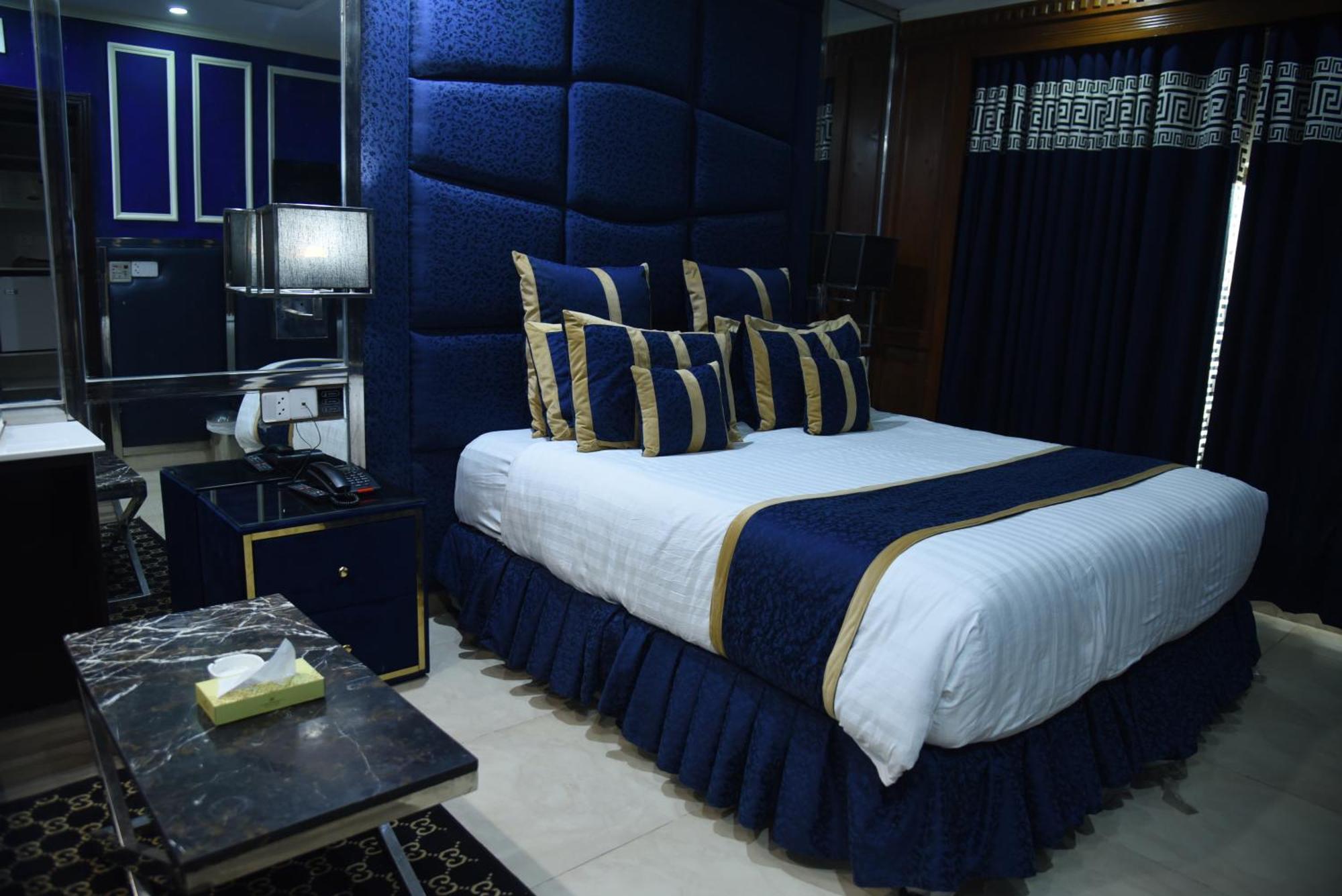 Hilton Suites Lahore Exterior foto