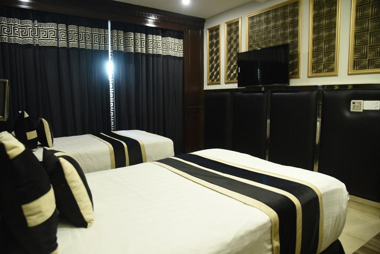 Hilton Suites Lahore Exterior foto